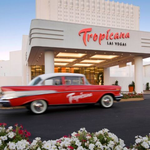 Tropicana Las Vegas: Τίτλοι τέλους για το εμβληματικό ξενοδοχείο του Λας Βέγκας - Κλείνει τις πύλες του στις 2 Απριλίου - Φιλοξένησε αστέρες και γυρίσματα ταινιών.