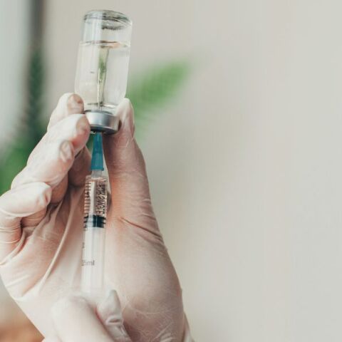 Καρκίνος: Χορήγηση πρωτοποριακού εμβολίου mRNA σε ασθενείς στο Ηνωμένο Βασίλειο - Η κλινική δοκιμή θα αξιολογήσει την αποτελεσματικότητα της θεραπείας.