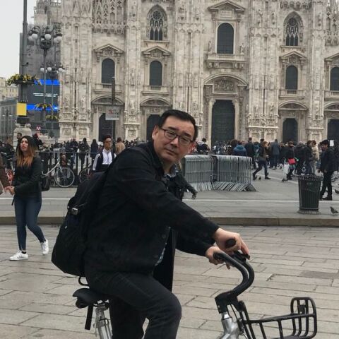 Κίνα: Σε θανατική ποινή με αναστολή καταδίκασε δικαστήριο του Πεκίνου τον Αυστραλό συγγραφέα Γιανγκ Χενγκτζούν - Κατηγορήθηκε ότι ήταν κατάσκοπος.