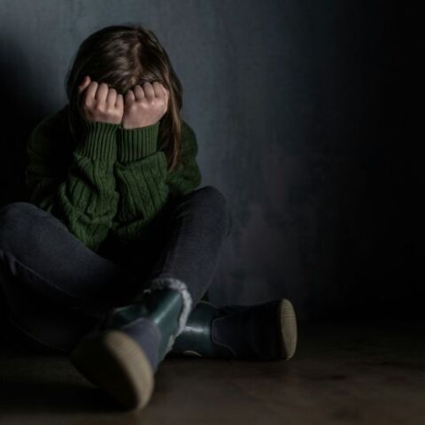 ΕΕ: Η Επιτροπή υπέβαλε πρόταση που διευρύνει τους ορισμούς των αδικημάτων για τη σεξουαλική κακοποίηση παιδιών και θεσπίζει αυστηρότερες ποινές.