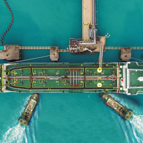 Υεμένη: Ελληνόκτητο φορτηγό πλοίο με σημαία Νησιών Μάρσαλ στοχοθετήθηκε νοτιοδυτικά του Άντεν - Έκρηξη σε απόσταση 50 μέτρων από τη δεξιά πλευρά του.