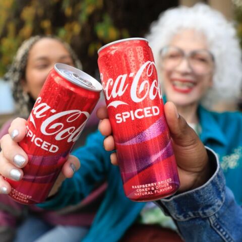 Coca-Cola Spiced: Νέα μόνιμη γεύση για το διάσημο αναψυκτικό - Η πρώτη εδώ και χρόνια - Το μέτωπο του ανταγωνισμού των ανθρακούχων. 