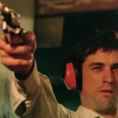 Σαν σήμερα 8 Φεβρουαρίου: Το 1976 η πρώτη προβολή της ταινίας «Ο ταξιτζής» του Μάρτιν Σκορσέζε - Φιλμ ορόσημο και ρεσιτάλ υποκριτικής από τον Ρόμπερτ Ντε Νίρο.