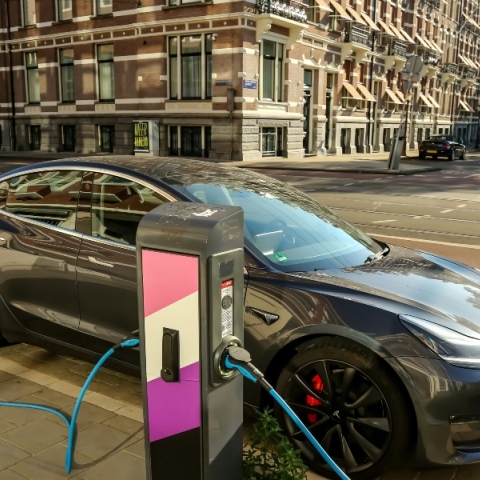 Ευρωπαϊκή Επιτροπή: Το 60% των αυτοκινήτων ηλεκτροκίνητα ως το 2040