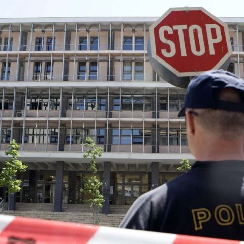 Θεσσαλονίκη: Συνελήφθη ο φίλος του τράπερ για την επίθεση εναντίον του 23χρονου φοιτητή - Προσήλθε αυτοβούλως στα δικαστήρια.