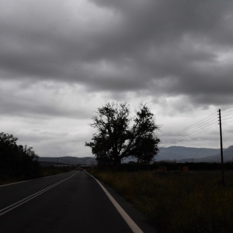 Καιρός σήμερα: Τοπικές βροχές και καταιγίδες την Τρίτη