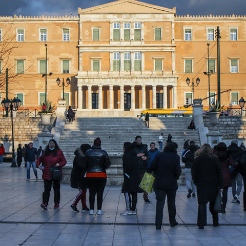 Πολίτες στην πλατεία Συντάγματος