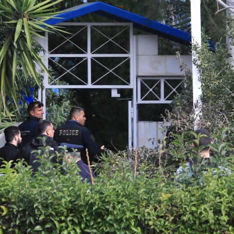 Νεκρός ο δράστης των πυροβολισμών στη ναυτιλιακή στη Γλυφάδα