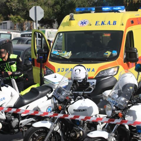 Επιχείρηση των ΕΚΑΜ στη ναυτιλιακή εταιρεία στη Γλυφάδα