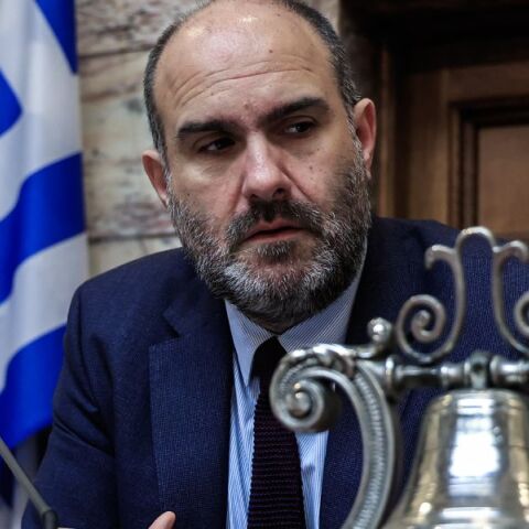 Δημήτρης Μαρκόπουλος: Διαψεύδει ότι απείλησε καθηγητή για τους βαθμούς του παιδιού του - Τι απαντά στα δημοσιεύματα ο βουλευτής της ΝΔ.