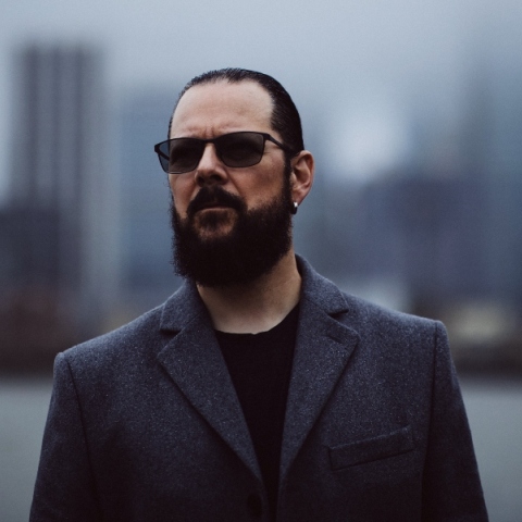 Emperor: Ο frontman του νορβηγικού black metal συγκροτήματος, Ihsahn, μιλάει για το νέο του προσωπικό άλμπουμ, πριν τη συναυλία τους στην Αθήνα.