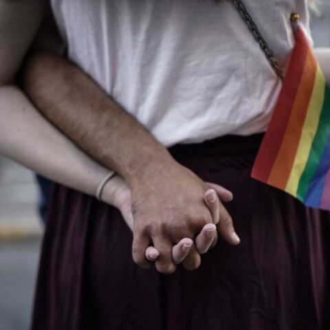 Ιταλία: «H Ελλάδα είναι πιο μπροστά από εμάς , σε ό,τι αφορά τα δικαιώματα των πολιτών», γράφει το περιοδικό L’Espresso.