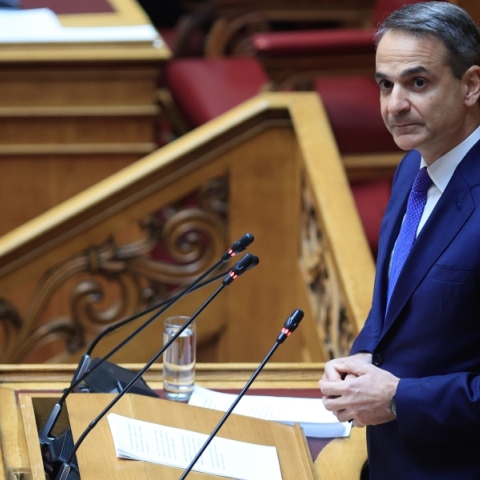 Γάμος ομόφυλων: Τα διεθνή ΜΜΕ για τον Μητσοτάκη και τη διακομματική στήριξη