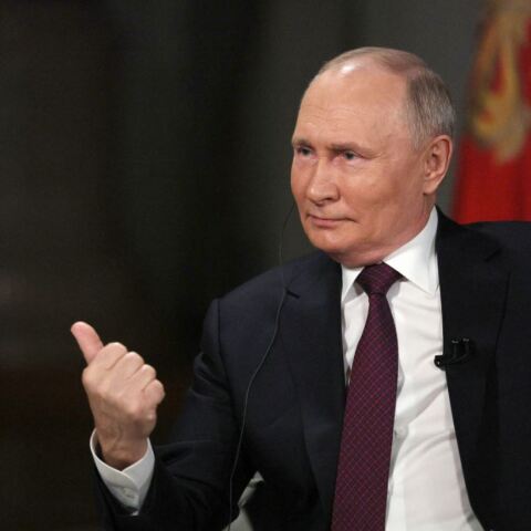 «Είμαι ευγνώμων στον Τάκερ Κάρλσον» - Η πρώτη αντίδραση Πούτιν μετά την συνέντευξη