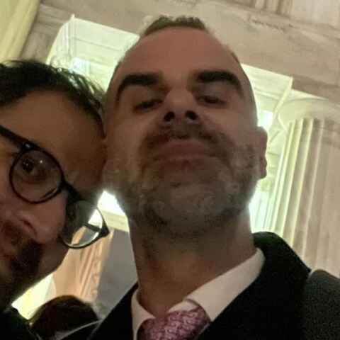 Ο Αύγουστος Κορτώ έκανε πρόταση γάμου στον σύντροφό του