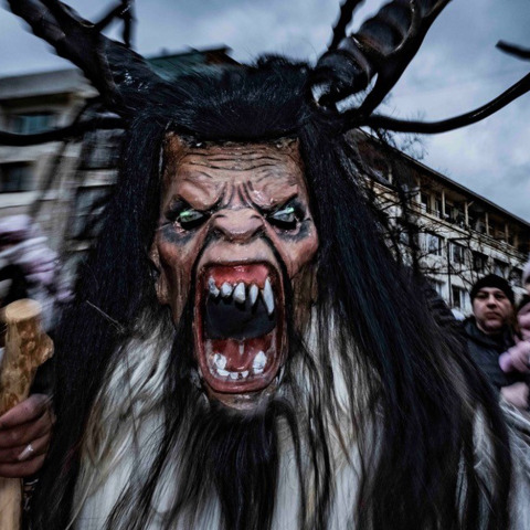 Surva Festival: Ένα Photo Story του Τάσσου Βρετού από την καρναβαλική γιορτή στη Βουλγαρία