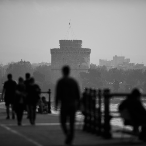 Πολίτες στην παραλία της Θεσσαλονίκης
