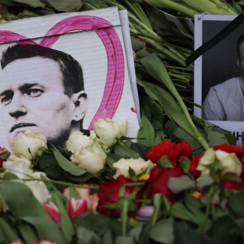 Χήρα Ναβάλνι: «Ο Πούτιν σκότωσε τον σύζυγό μου», κατήγγειλε η Γιούλια Ναβάλναγια - Κατηγορεί τη Μόσχα ότι κρύβει τη σορό του.