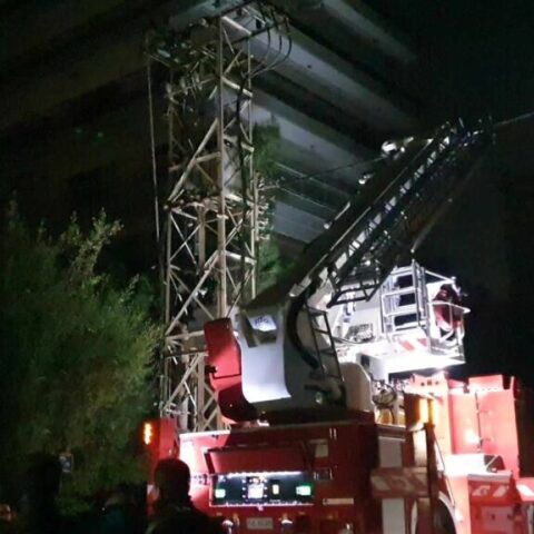 Παλαιό Φάληρο: Νεκρός πάνω σε στύλο υψηλής τάσης