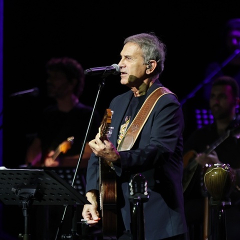 Γιώργος Νταλάρας