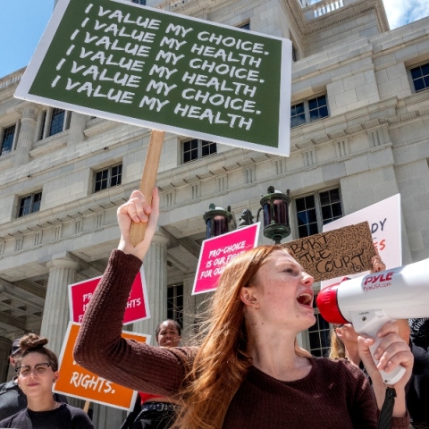 Το Ανώτατο Δικαστήριο της Αλαμπάμα αποφάνθηκε ότι τα κατεψυγμένα έμβρυα είναι παιδιά