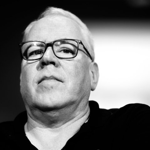 Ο Bret Easton Ellis ανακοίνωσε το κινηματογραφικό του ντεμπούτο, την ταινία τρόμου «Relapse»