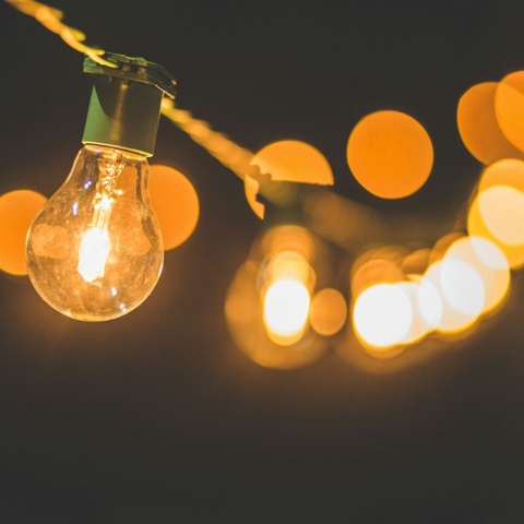 Λάμπες αναμμένες