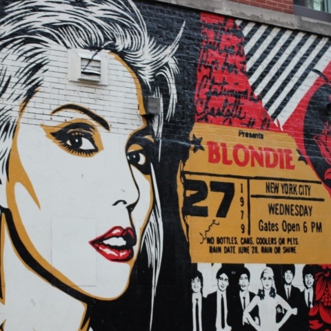 Νέα Υόρκη: Μητρόπολη. Καθρέφτης. Φάρος.