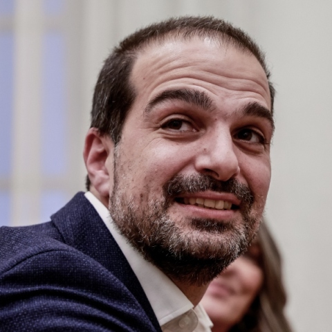 Σακελλαρίδης: Γιατί επιστρέφει στην πολιτική με τη Νέα Αριστερά και όχι με τον ΣΥΡΙΖΑ