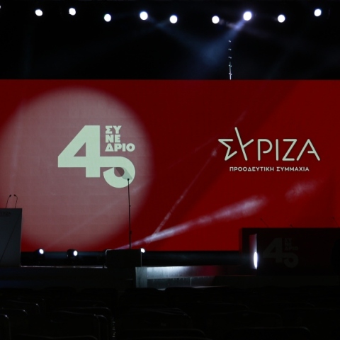 Ξαναγράφει την ομιλία του ο Κασσελάκης