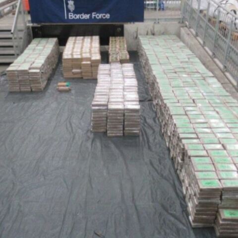 Κατάσχεση ποσότητας-ρεκόρ 5,7 τόνων κοκαΐνης στη Βρετανία