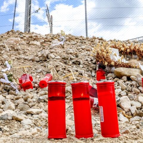 Θεσσαλονίκη: Ετήσιο μνημόσυνο για τα θύματα του δυστυχήματος των Τεμπών - Το παρών έδωσαν συγγενείς των θυμάτων και σιδηροδρομικοί υπάλληλοι.