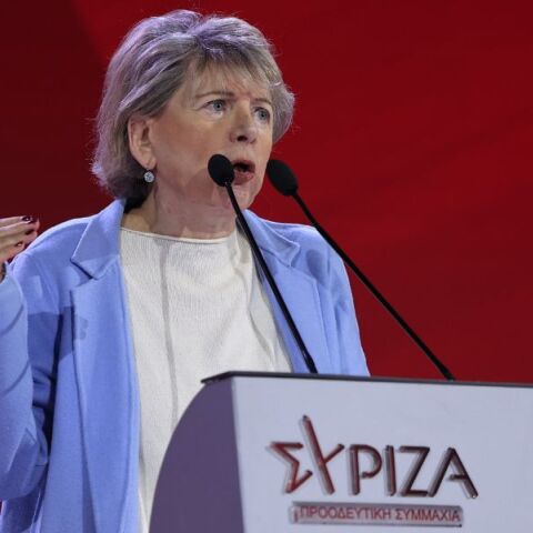 Συνέδριο ΣΥΡΙΖΑ - Έλενα Ακρίτα: Ζήτησε από το βήμα να μην πάει το κόμμα σε νέες κάλπες για εκλογή πρόεδρου.