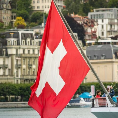 Ελβετία: Οι εργαζόμενοι του δήμου της Ζυρίχης πληρώθηκαν διπλάσιο μισθό λόγω τεχνικού λάθους σε λογισμικό - Πώς αντιμετώπισαν το περιστατικό. 