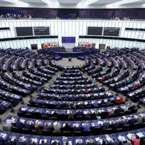 Ευρωπαϊκό Κοινοβούλιο: Εγκρίθηκε ο νόμος για την αποκατάσταση της φύσης - Εν μέσω αντιδράσεων των αγροτών και του ΕΛΚ. 