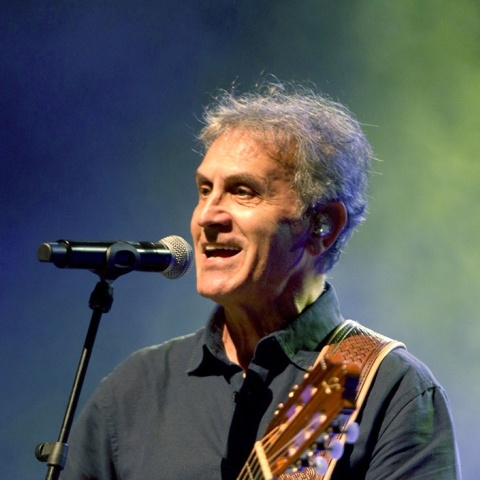 Γιώργος Νταλάρας