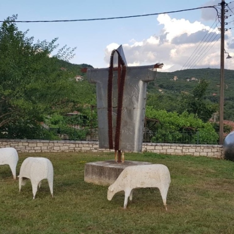 Ένα χωριό της Ηπείρου που μοιάζει με υπαίθρια γκαλερί 