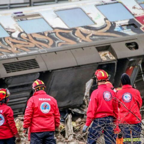 Τέμπη: Ένα χρόνο μετά, διασώστες του ΕΚΑΒ θυμούνται σκηνές από το πολύνεκρο σιδηροδρομικό δυστύχημα - «Απόκοσμη εικόνα».