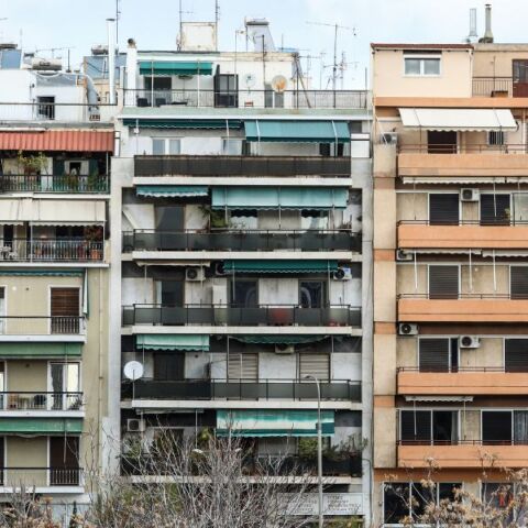 Αρχίζει άμεσα το πρόγραμμα «Ανακαινίζω - Νοικιάζω» για 12.500 κατοικίες - Οι ανακοινώσεις της Σοφίας Ζαχαράκη από το βήμα της Βουλής. 