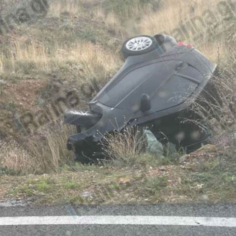 Σοβαρό τροχαίο στο Πικέρμι - Αυτοκίνητο βρέθηκε σε χαντάκι