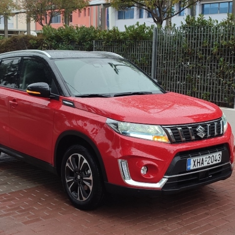 Suzuki Vitara Strong Hybrid 4WD: Ένα ευρύχωρο SUV με εξαιρετική σχέση ποιότητας - τιμής