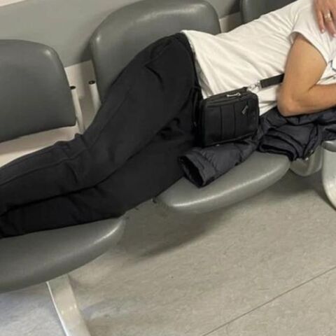 Θεσσαλονίκη: Εισαγγελική έρευνα για τον ασθενή στα πλαστικά καθίσματα του Θεαγένειου νοσοκομείου λόγω έλλειψης αίθουσας ανάνηψης. 