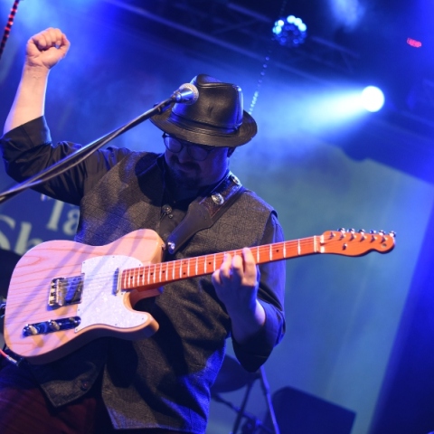 Τάσος Σκούρας: Συνέντευξη με τον blues κιθαρίστα