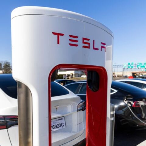 Γερμανία: Ακροαριστερή οργάνωση ανέλαβε την ευθύνη για το σαμποτάζ που σταμάτησε τη λειτουργία του εργοστασίου της Tesla.