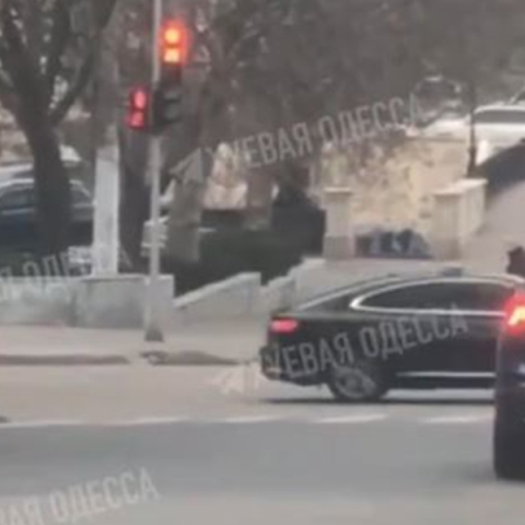 H στιγμή της έκρηξης στην Οδησσός όπως την έζησε δημοσιογράφος της ΕΡΤ