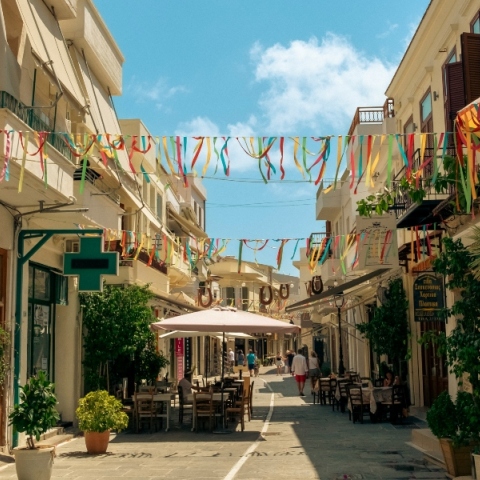 Καιρός αύριο: Ηλιοφάνεια και τοπικές βροχές