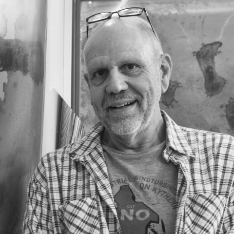 Ο καλλιτέχνης Μανώλης Χάρος