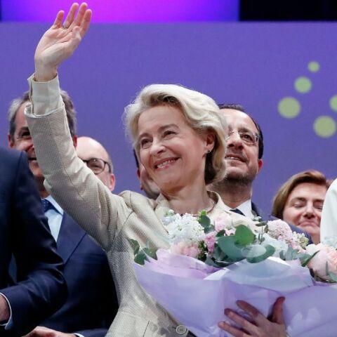 ΕΕ: Η Ούρσουλα φον ντερ Λάιεν χρίστηκε υποψήφια του Ευρωπαϊκού Λαϊκού Κόμματος για μια νέα θητεία ως επικεφαλής της Ευρωπαϊκής Επιτροπής.