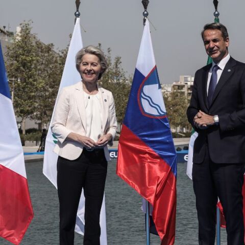 Φον ντερ Λάιεν: Ο Κυριάκος Μητσοτάκης επανέφερε την Ελλάδα στον δρόμο της επιτυχίας - Εύσημα από την πρόεδρο της Κομισιόν.