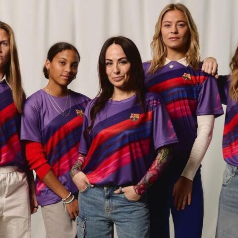 Παγκόσμια Ημέρα της Γυναίκας: Η Μπαρτσελόνα παρουσίασε μια ιδιαίτερη φανέλα σε συνεργασία με την Ισπανίδα σχεδιάστρια μόδας Μαρία Εσκοτέ.
